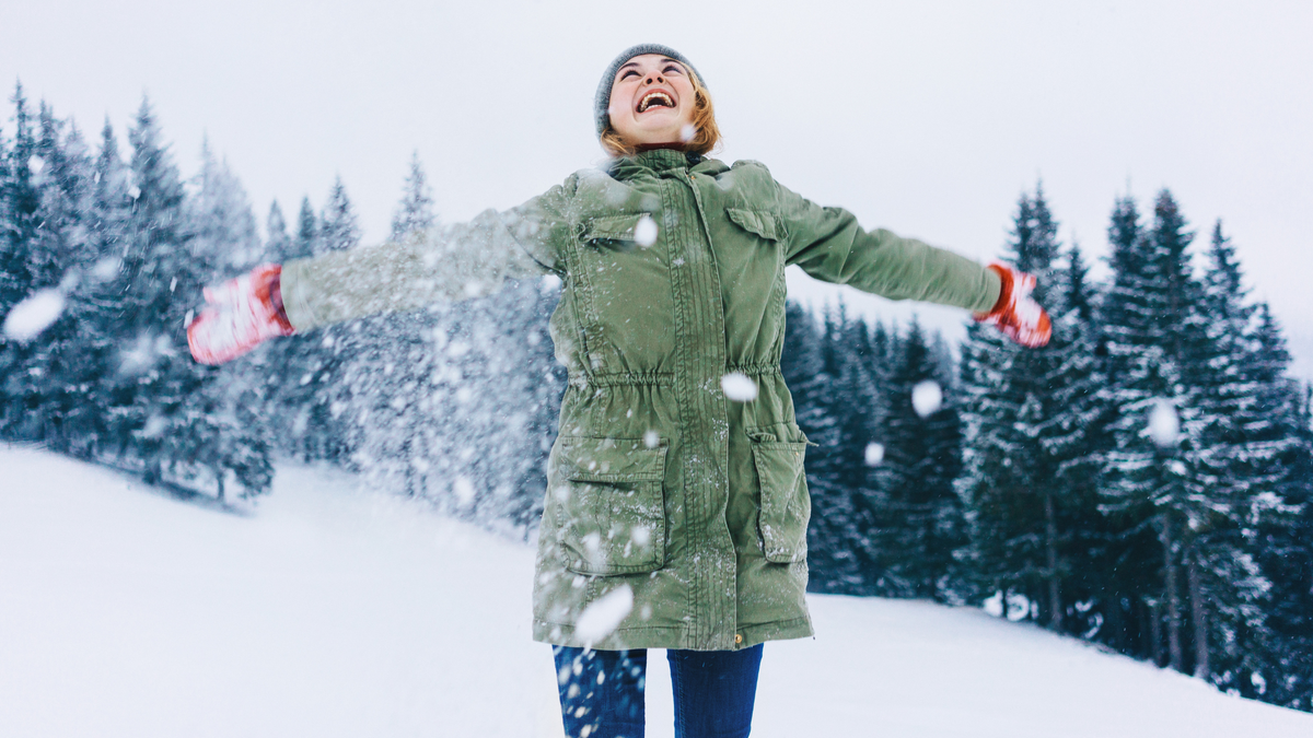 12 Best Winter Activities to Do Indoors or Outside